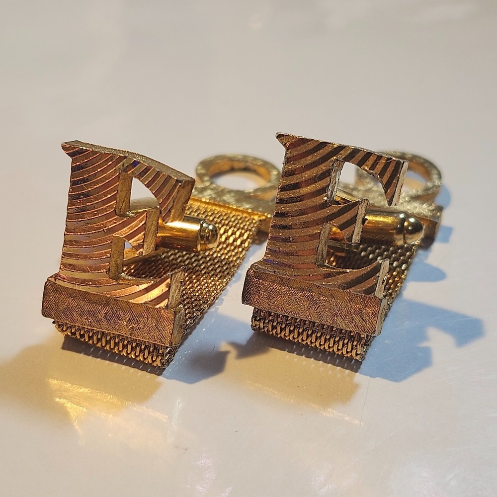 Vintage Dante Letter "E" Signed Gold Tone Cuff Links - Picture 3 of 10